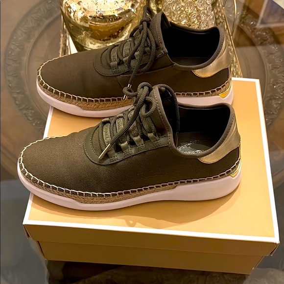 Michael Kors Green Sneakers Casual Low-Top - Picture 3 of 6